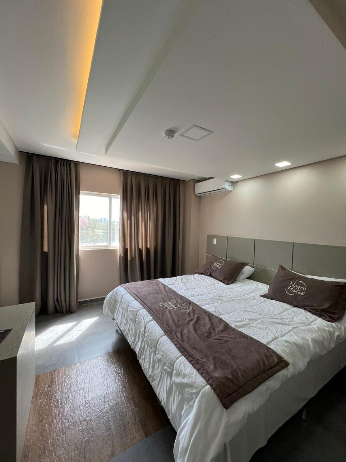 Nayru Hotel 톨레도 외부 사진